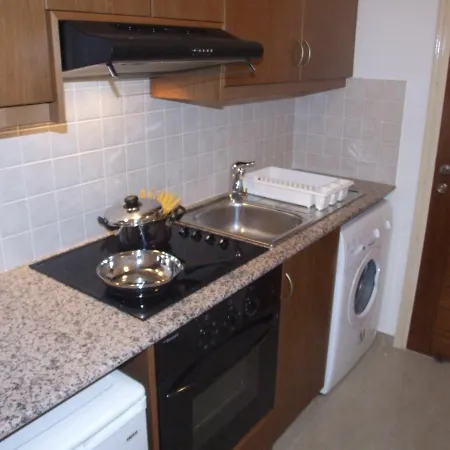 With Shower E3, Full Kitchen, Poolside, Free Wifi