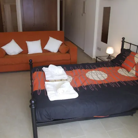 With Shower E3, Full Kitchen, Poolside, Free Wifi