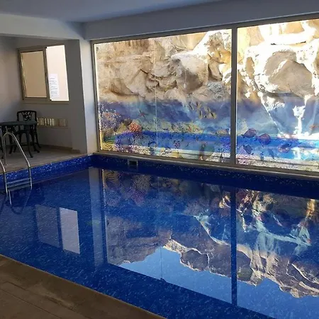 Apartment With Shower E3, Full Kitchen, Poolside, Free Wifi