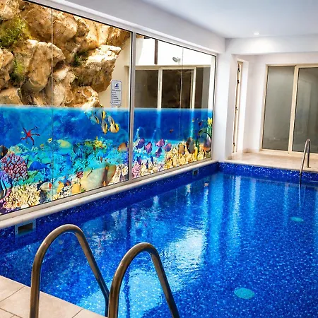 With Shower E3, Full Kitchen, Poolside, Free Wifi Διαμέρισμα *