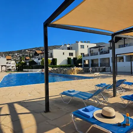 With Shower E3, Full Kitchen, Poolside, Free Wifi *