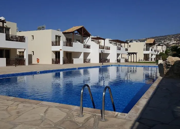 With Shower E3, Full Kitchen, Poolside, Free Wifi *